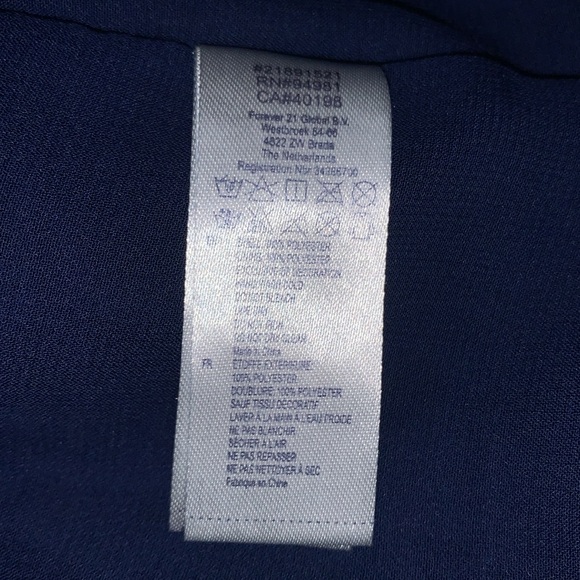 Forever 21 Med. navy blue cinched waist flutter cap sleeve lace neckline dress - Picture 7 of 7